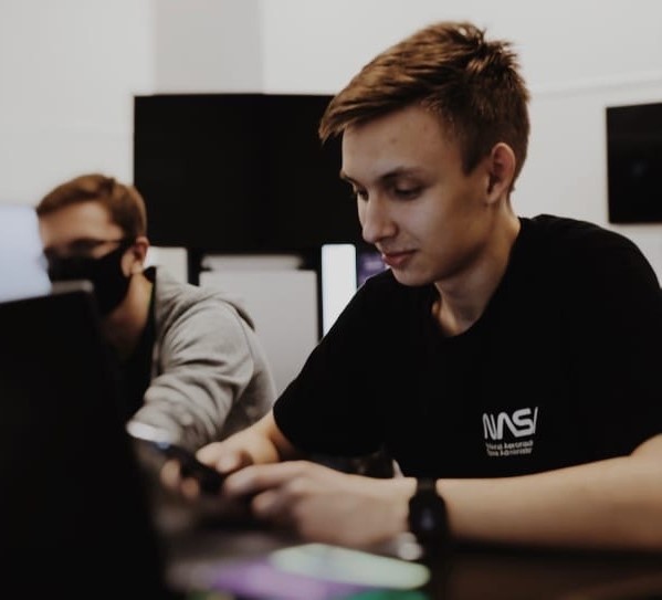 Денис Карпов